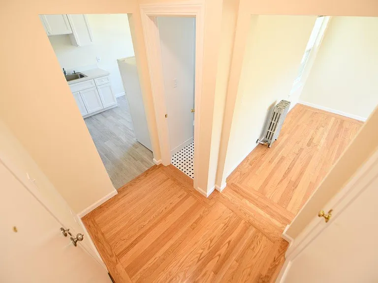 200 Wayne Ave #19 — Photo 9