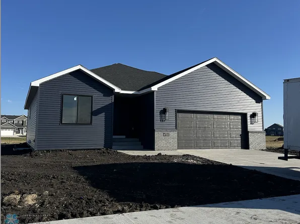 4705 Hampton Loop S, Moorhead, MN 56560