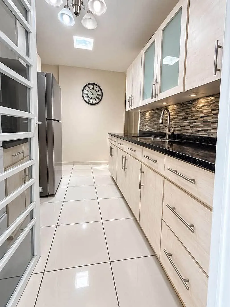 3 bed, $1,600 — Photo 2