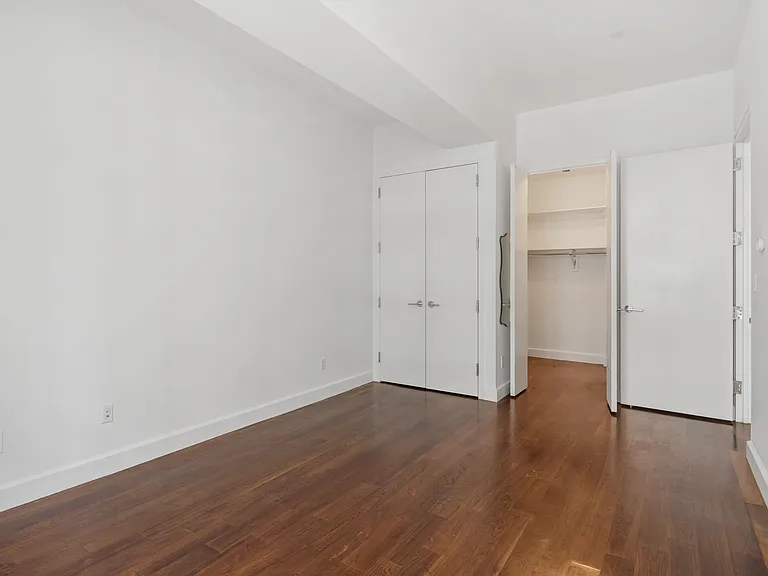 2-17 51st Ave #419 — Photo 7