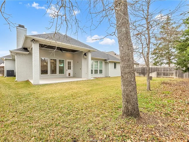 1736 Blanco Bend Dr — Photo 27