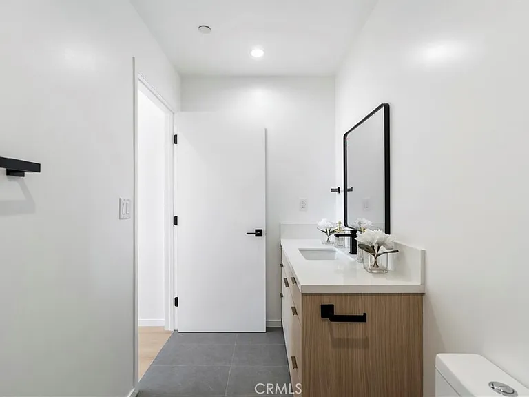 2517 Alsace Ave #1/2 — Photo 21