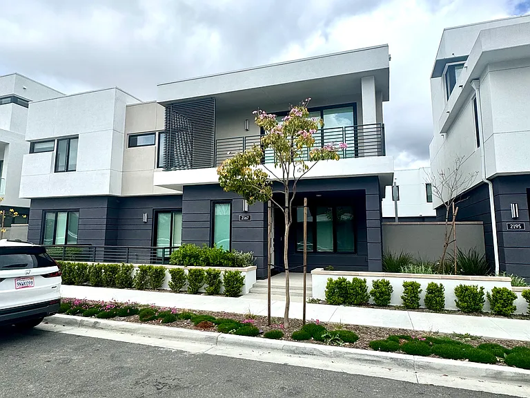 2167 Flight Way — Photo 1