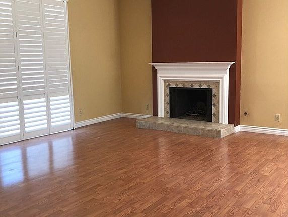 3rd image of 21901 Burbank Blvd Unit 211
