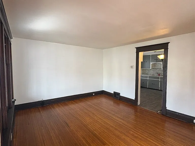 189 Westminster Ave — Photo 4