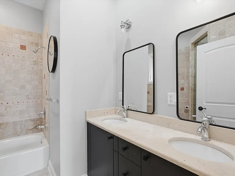 2151 W Warren Blvd #2 — Photo 12