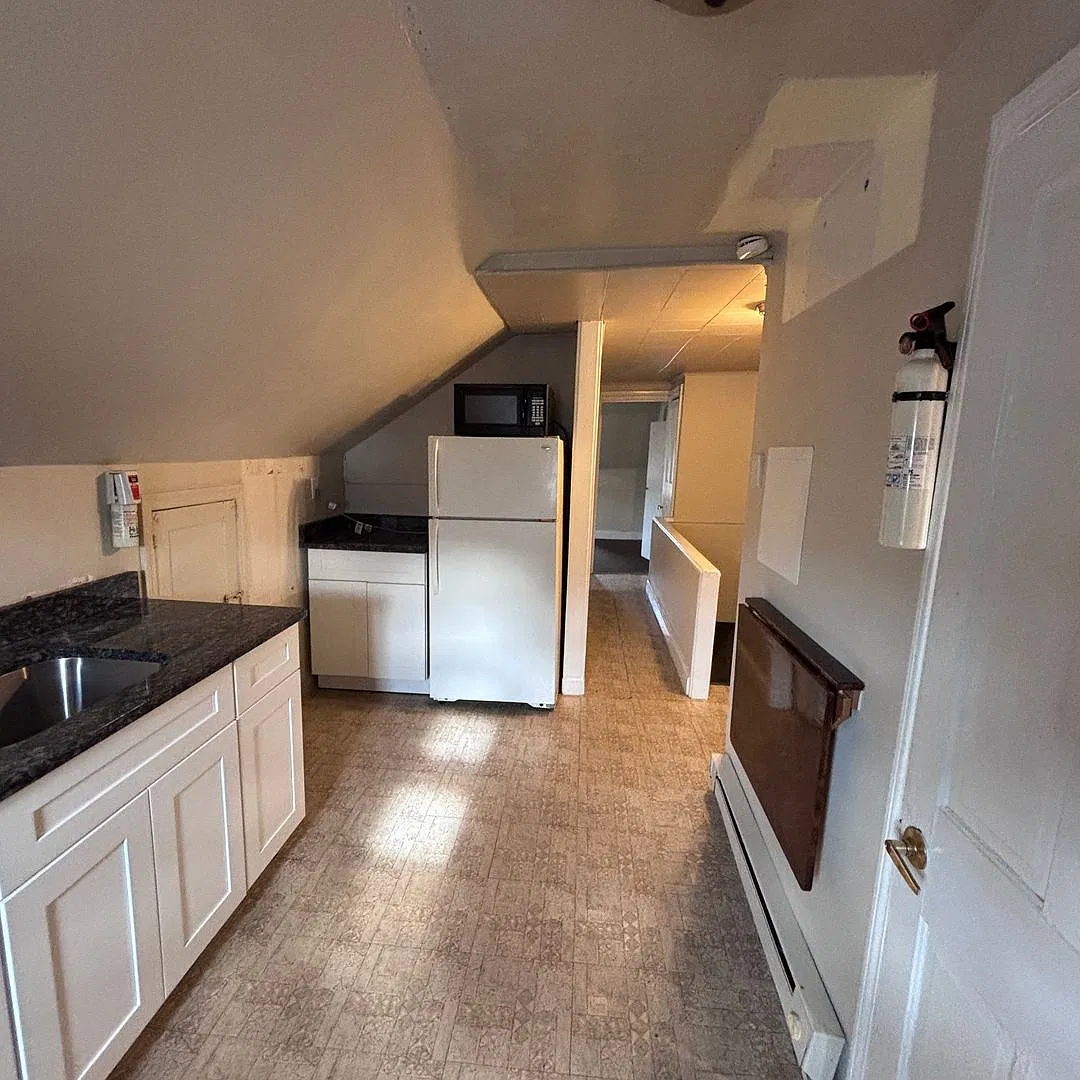 1068 Seneca Street — Photo 4