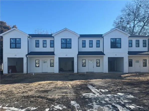 3927 Hamilton St, Hope Mills, NC 28348