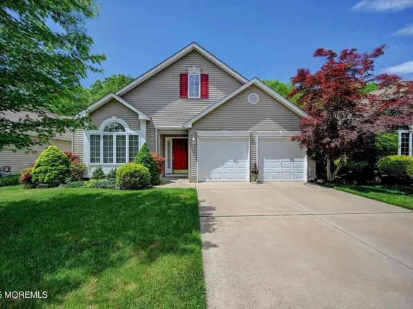 6 Shadow Creek Court, Jackson, NJ 08527