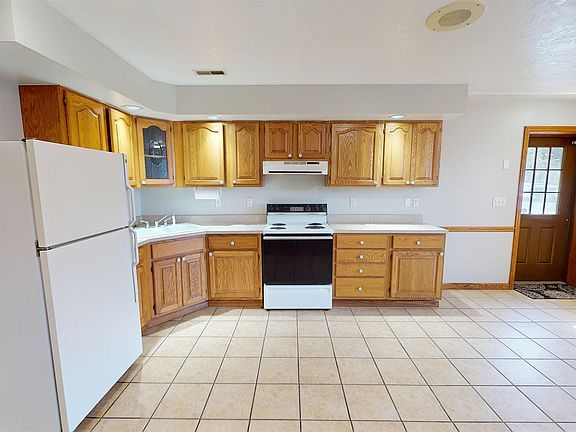 4th image of 9 Haymond Hill Dr