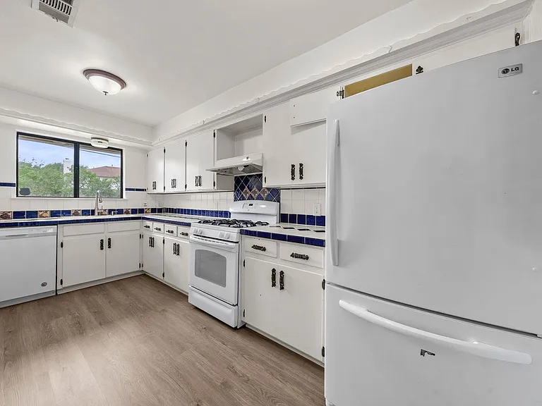 12906 Irongate Ave — Photo 7
