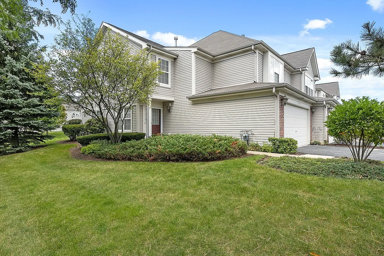 2 bed, 2.5 bath, 1610 sqft, $2,600 — Photo 1