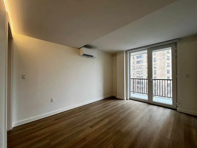 100 Sullivan Pl #216 — Photo 10