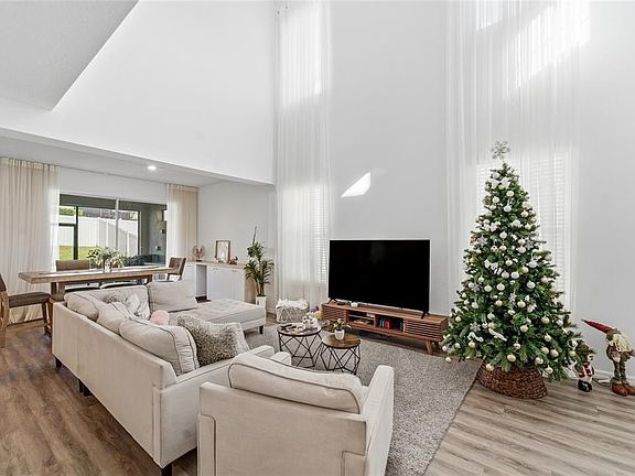 5th image of 2816 Hilltop Rd