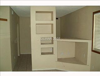 2nd image of 816 Crabapple Dr