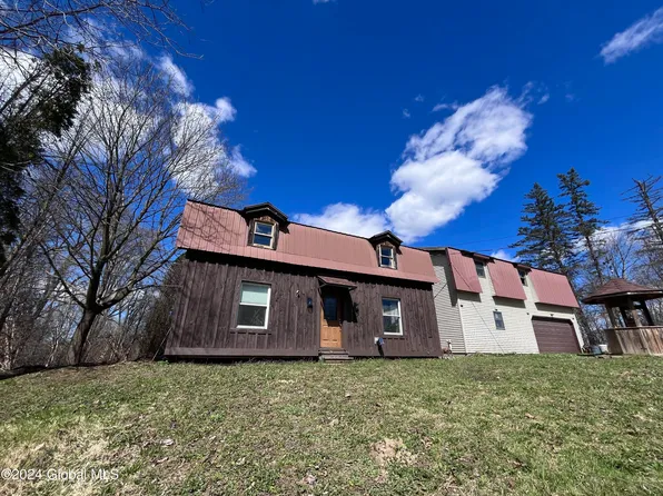 1124 Bullshead Road, Amsterdam, NY 12010