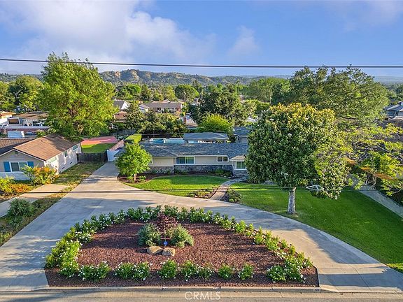 2nd image of 726 E Sierra Madre Ave