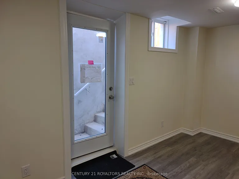 48 Muscovy Dr — Photo 5