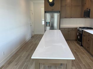 2751 E Teaberry Dr, Fresno, CA 93730