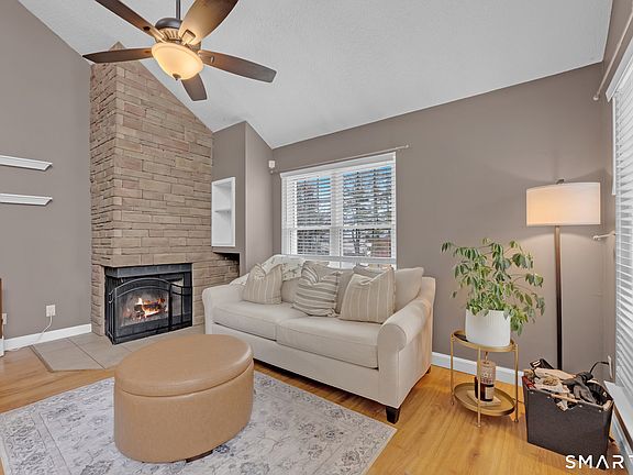 3rd image of 12 Carriage Crossing Lane #12