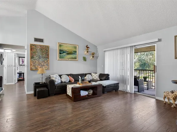 3001 N Oakland Forest Dr APT 302, Fort Lauderdale, FL 33309