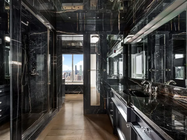 200 East 69th Street image 10 of 29