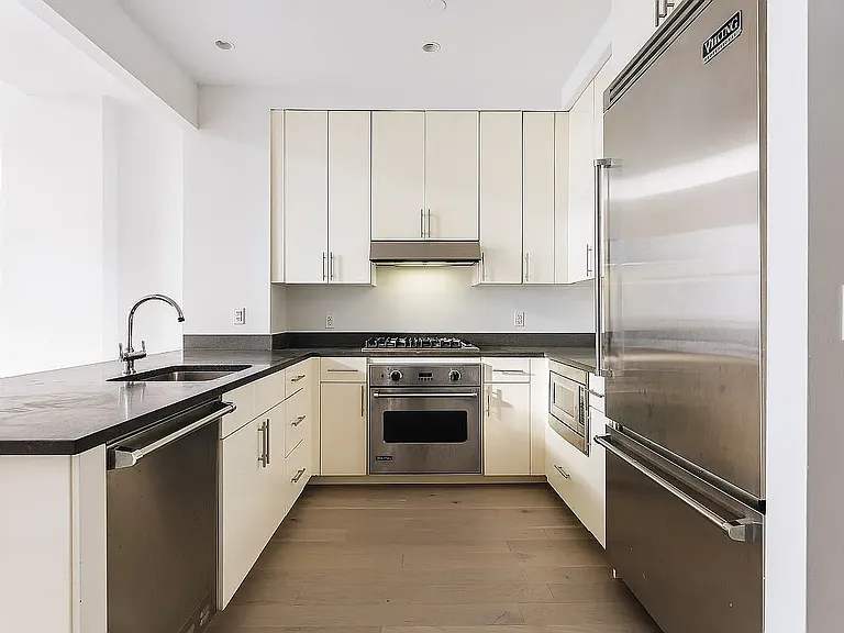 1 Hanson Pl #19L — Photo 5