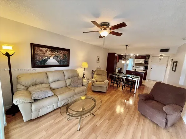 1201 Hillcrest Ct APT 307, Hollywood, FL 33021