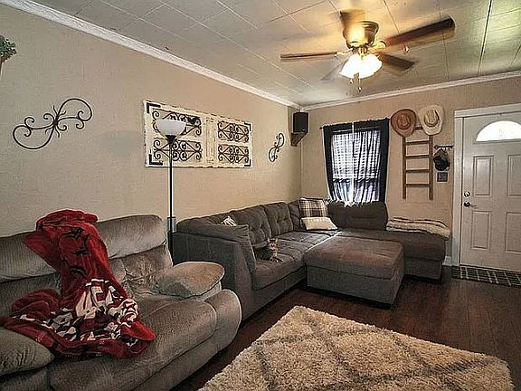 4th image of 1112 Gary Ave