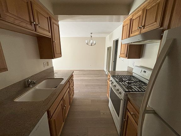 5th image of 8740 Owensmouth Ave APT 7