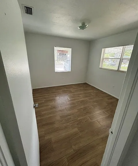 980 Osborne Dr #1 — Photo 6