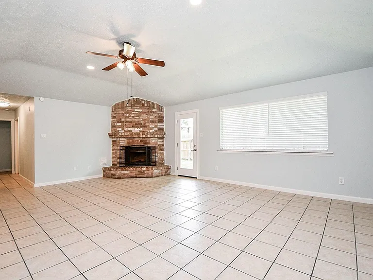 2622 Olympus Dr — Photo 7