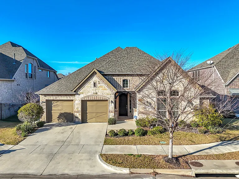 1011 Prairie Ridge Ln — Photo 1