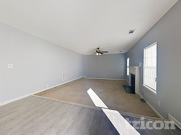 3rd image of 2372 Creel Rd