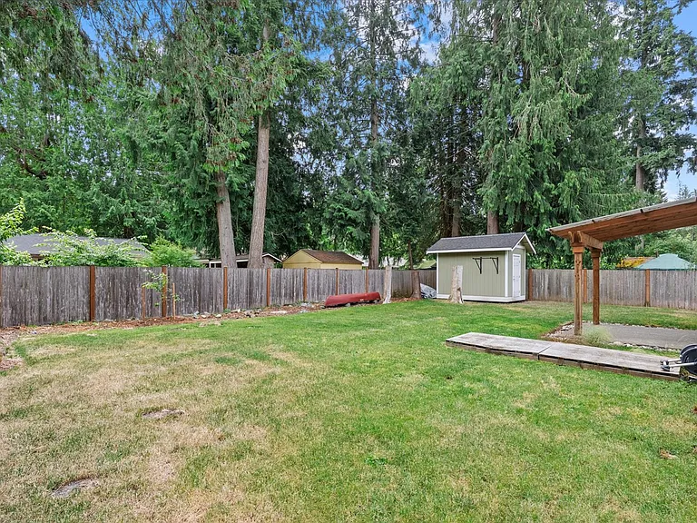 820 207th Pl NE — Photo 21