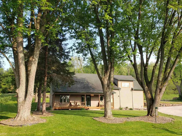 3172 Vilas Rd, Cottage Grove, WI 53527