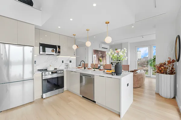 Rented by Highline Residential | media 29