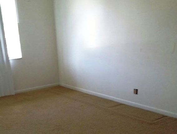 3rd image of 1133 Sussex Dr