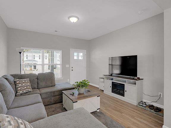 5th image of 313 Pinaster Path