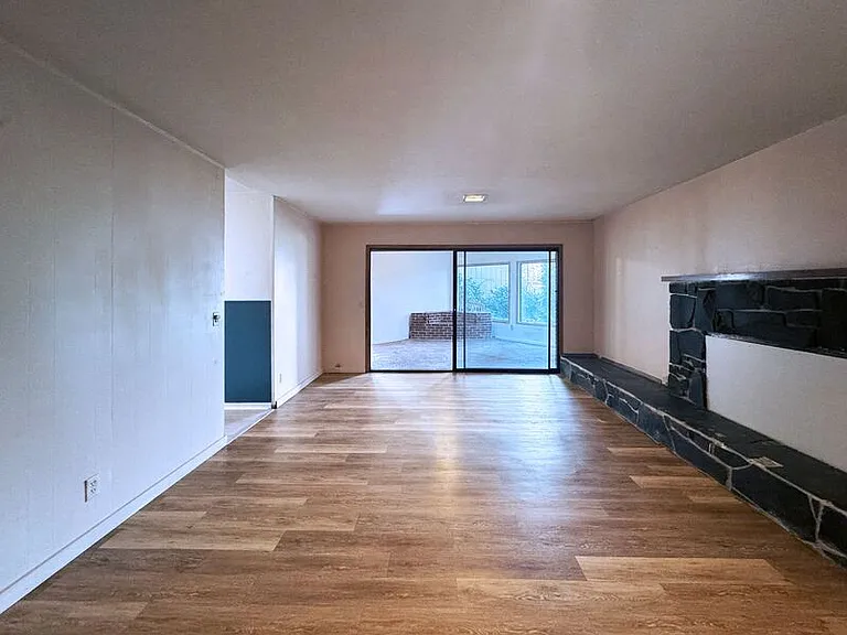 1180 E 37th Ave — Photo 40