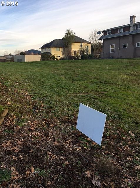 2nd image of 0 SE Linwood Ave