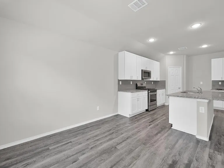 8011 Dauntless Dr — Photo 18