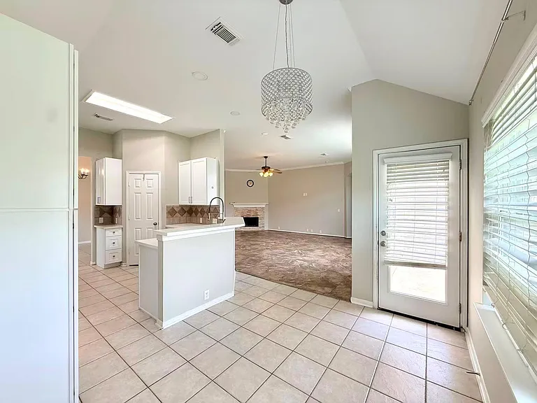 9006 Sundown Dr — Photo 18