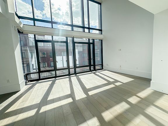 4th image of 429 Kent Ave #D722b