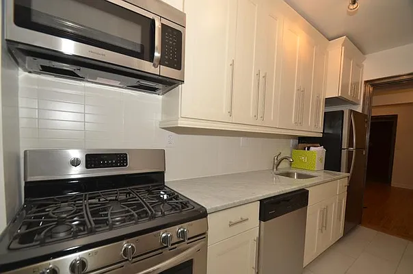 Rented by Buchbinder & Warren | media 10