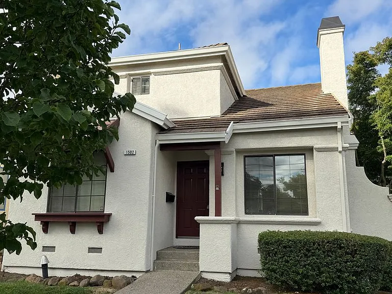 1502 Castro St — Photo 1