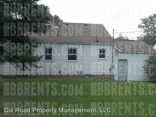 2nd image of 260 Carmen Ave