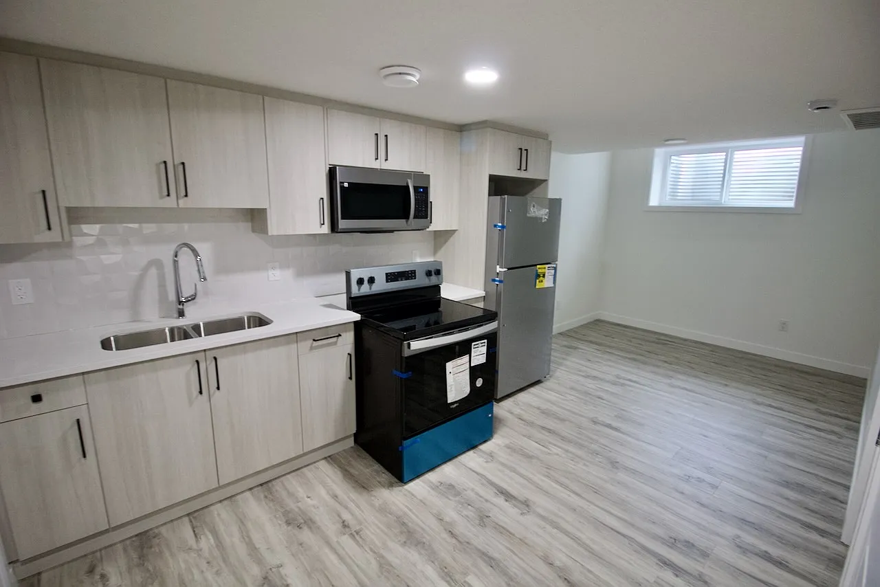 Chappelle 1 Bed 1 Bath BSMT Suite For Rent — Photo 1