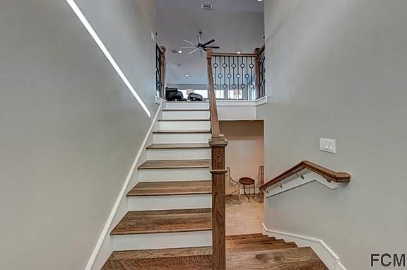 5th image of 323 Palm Dr