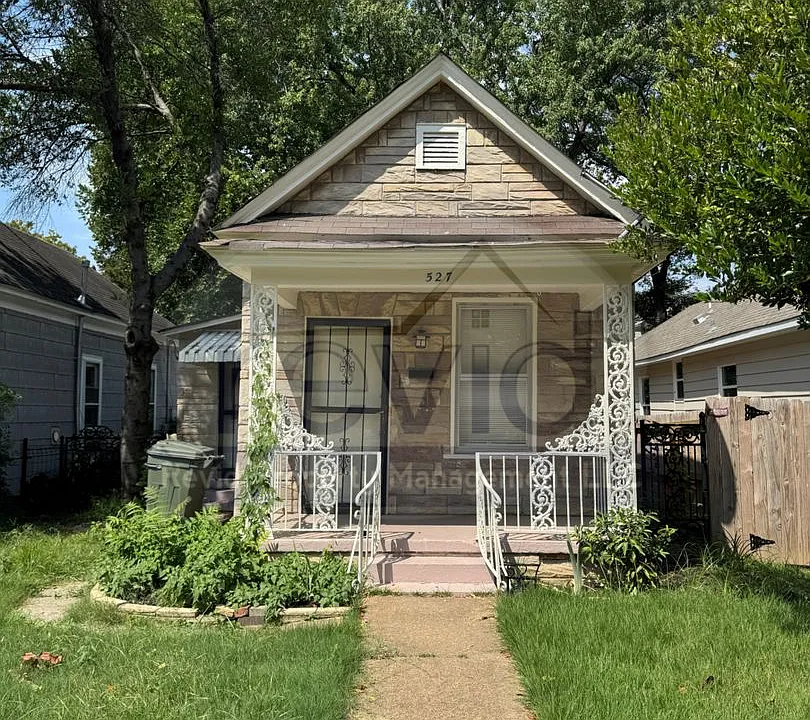 527 Diana St